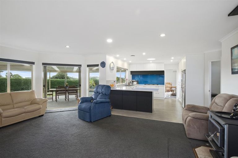 Photo of property in 114 Butcher Road, Pukekohe, 2120