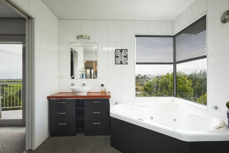 Photo of property in 53 Fairbourne Drive, Fairhall, Blenheim, 7272