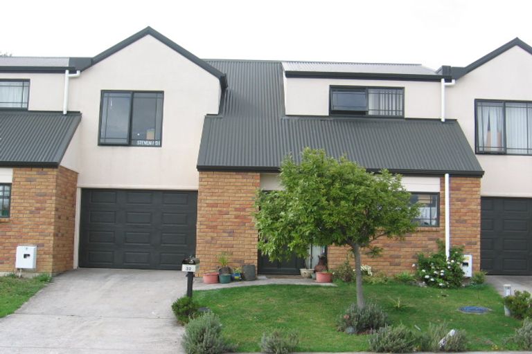 Photo of property in 32 Laura Street, Kelston, Auckland, 0602