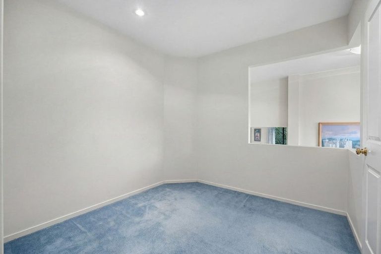 Photo of property in 51 Hogarth Rise, West Harbour, Auckland, 0618