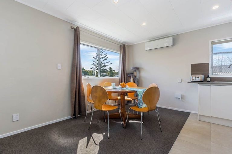Photo of property in 25 Secretariat Place, Randwick Park, Auckland, 2105