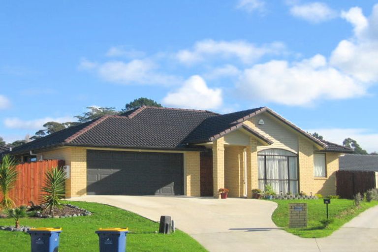 Photo of property in 25 Elkstone Place, Henderson, Auckland, 0612