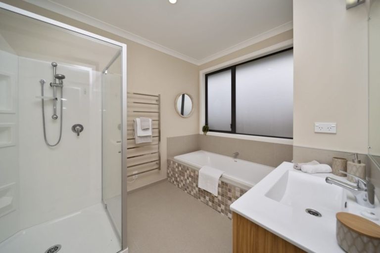 Photo of property in 7 Manurau Crescent, Merrilands, New Plymouth, 4312