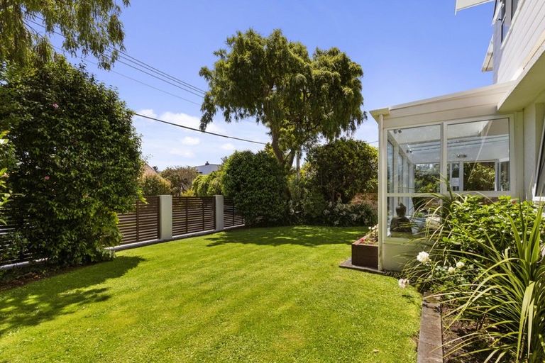 Photo of property in 17 Hathaway Avenue, Boulcott, Lower Hutt, 5010