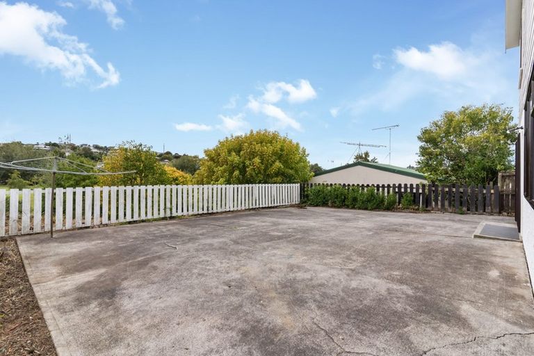 Photo of property in 64 Trias Road, Totara Vale, Auckland, 0629