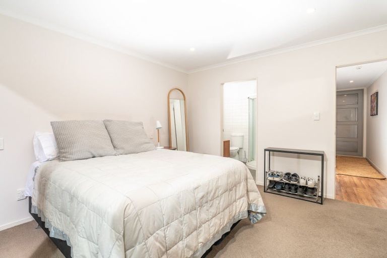 Photo of property in 2/123 The Parade, Island Bay, Wellington, 6023