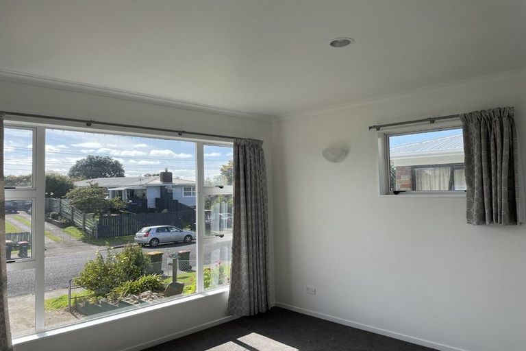 Photo of property in 35 Eddowes Street, Manurewa, Auckland, 2102