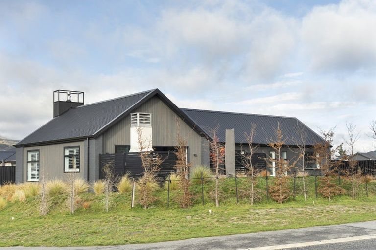 Photo of property in 7 Hatters Lane, Mount Pisa, 9383