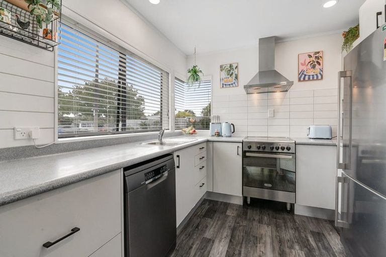Photo of property in 75 Maygrove Drive, Orewa, 0931