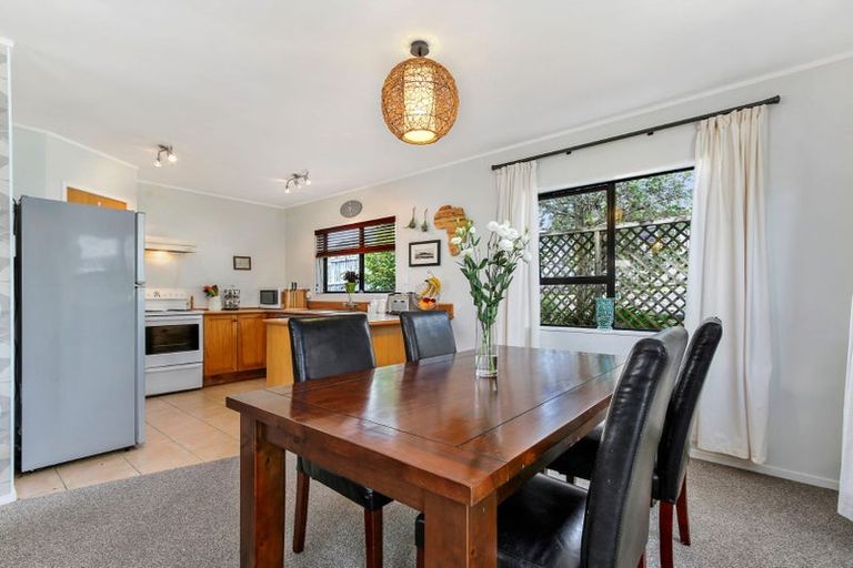 Photo of property in 1/26 Petrel Place, Massey, Auckland, 0614