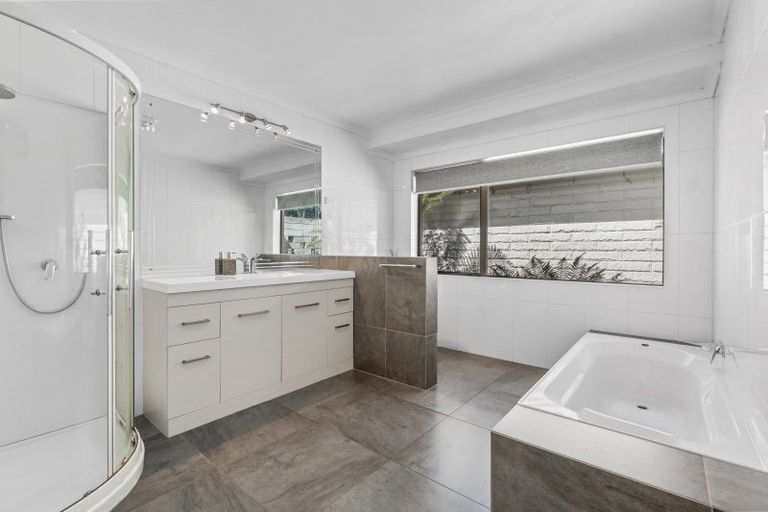 Photo of property in 19 Tirohanga Road, North Taieri, Mosgiel, 9092