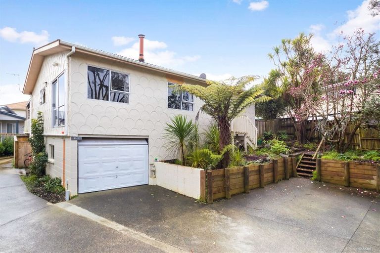 Photo of property in 21a Ribblesdale Road, Henderson, Auckland, 0612