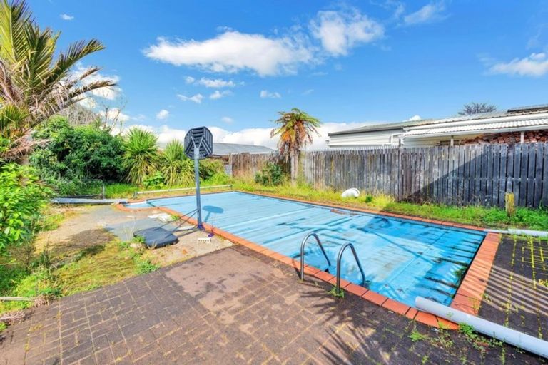 Photo of property in 15 Trentham Road, Papakura, 2110