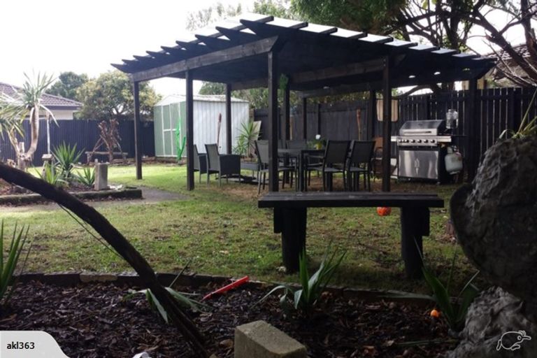 Photo of property in 363 Roscommon Road, Clendon Park, Auckland, 2103