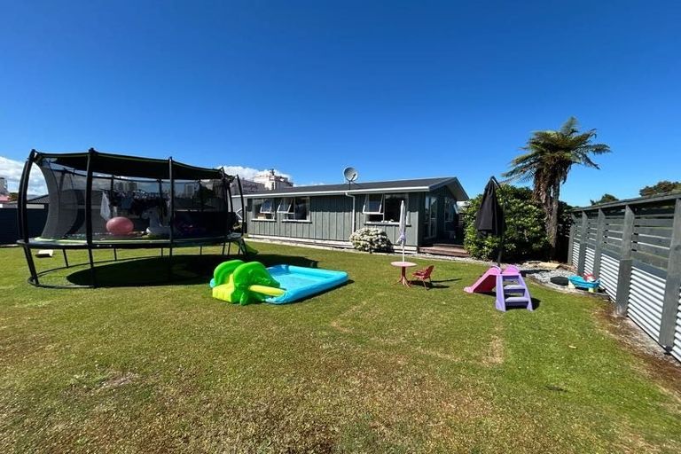 Photo of property in 56 Hoffman Street, Hokitika, 7810