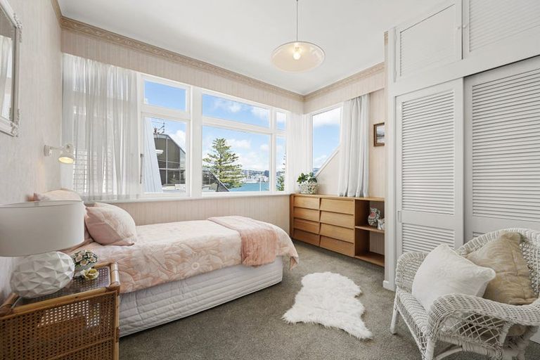 Photo of property in 338 Oriental Parade, Oriental Bay, Wellington, 6011