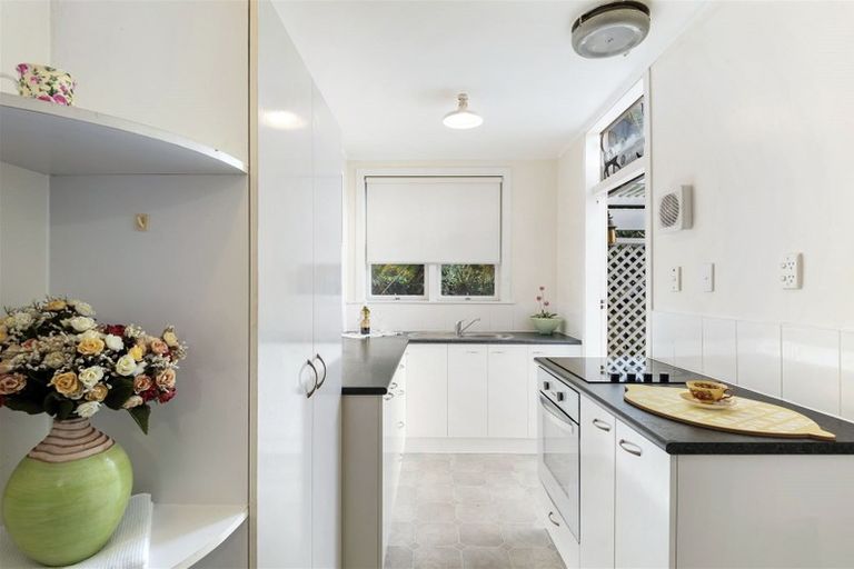 Photo of property in 145 Ocean View Road, Hillcrest, Auckland, 0627