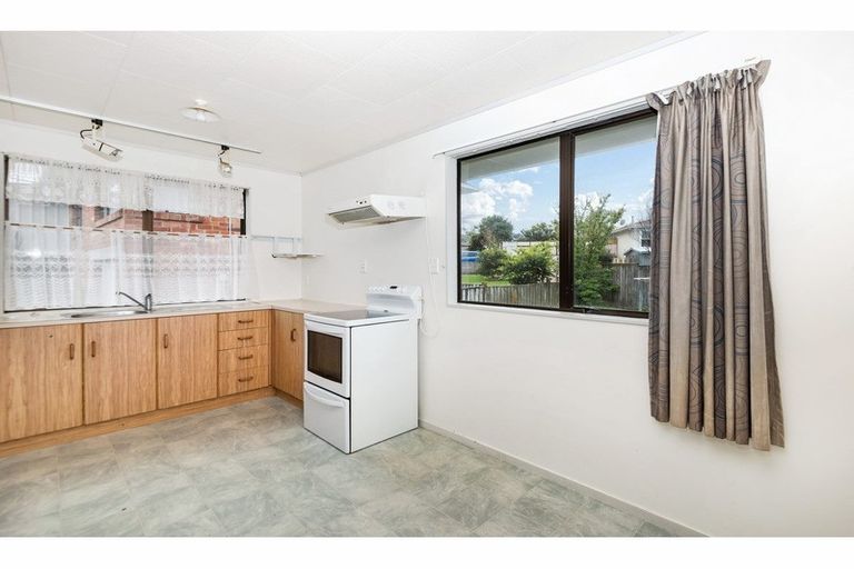 Photo of property in 1/1 Meadowvale Avenue, Forrest Hill, Auckland, 0620