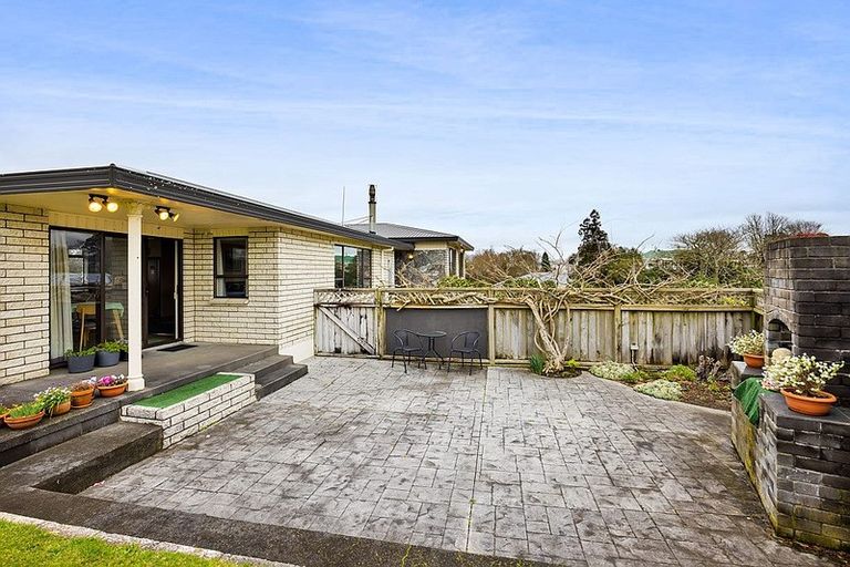 Photo of property in 20 Chartwell Drive, Eltham, 4322