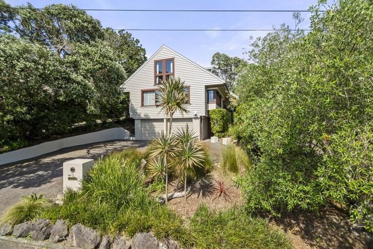 Photo of property in 9 Aotearoa Terrace, Murrays Bay, Auckland, 0630