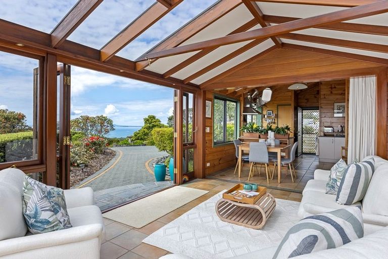Photo of property in 70 Ngarewa Drive, Mahurangi West, Warkworth, 0983