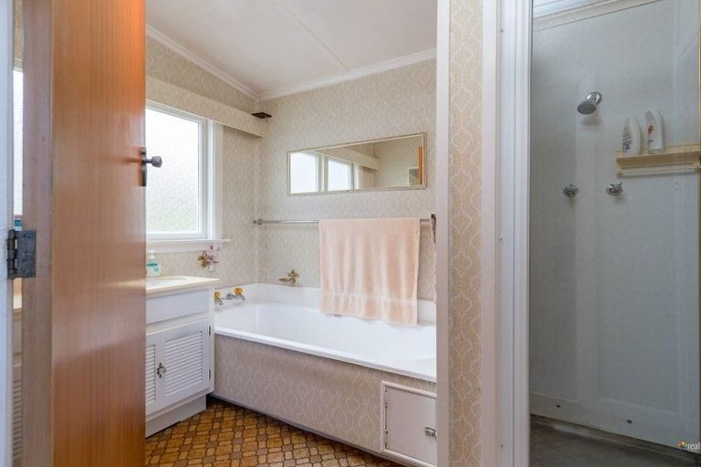 Photo of property in 12 Whanake Street, Titahi Bay, Porirua, 5022