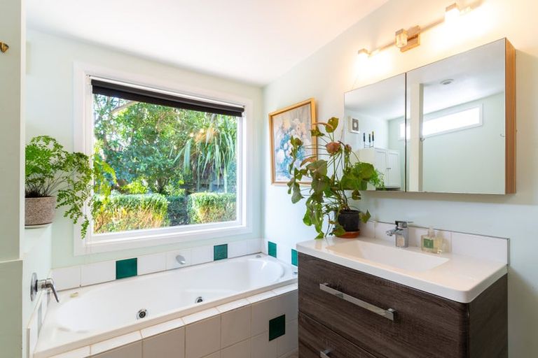 Photo of property in 38 View Road, Titahi Bay, Porirua, 5022