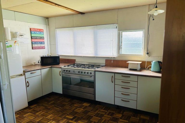 Photo of property in 5 Meta Street, Takapau, 4203