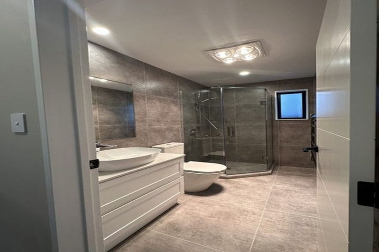 Photo of property in 28 Bendridge Street, Flat Bush, Auckland, 2019