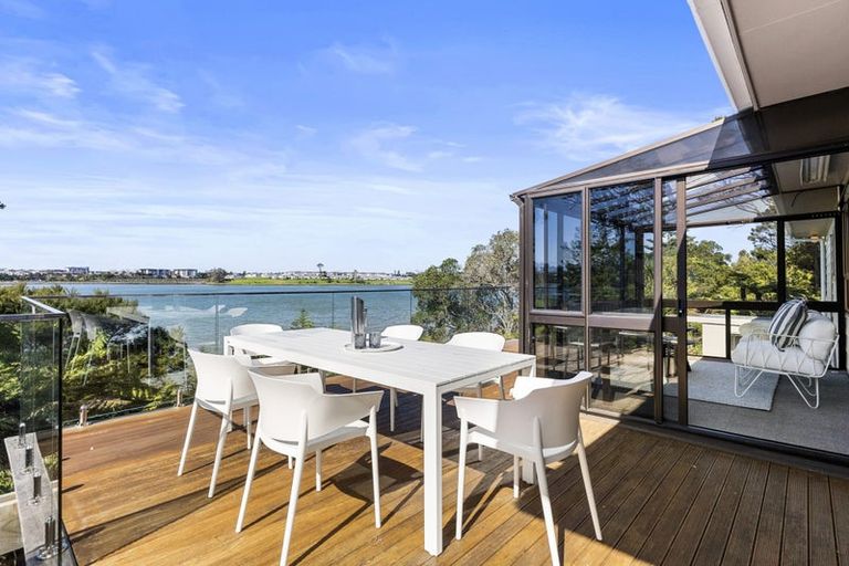 Photo of property in 27 Ferry Parade, Herald Island, Auckland, 0618