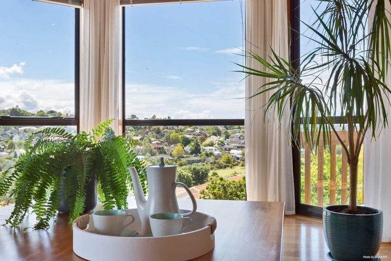 Photo of property in 64 Bayside Drive, Browns Bay, Auckland, 0630