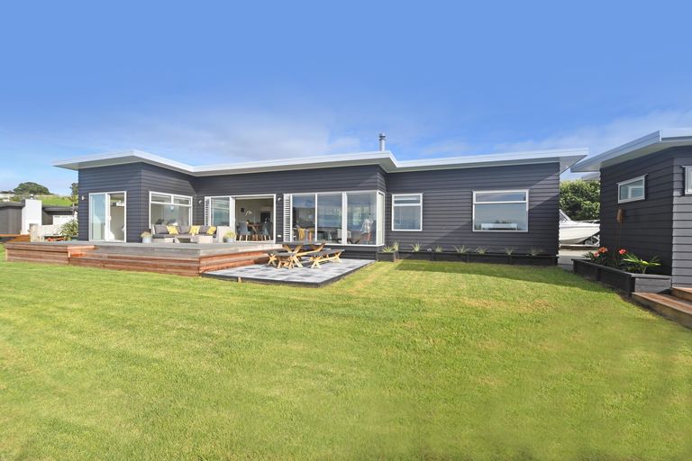 Photo of property in 22 Wonderview Road, Leigh, 0985