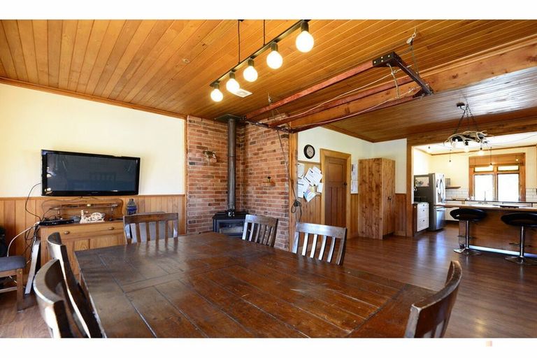 Photo of property in 19 Mount John Road, Waimate, 7977