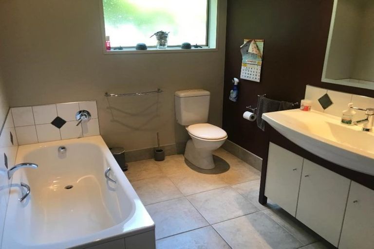 Photo of property in 70 Greenwood Road, Havelock North, 4130