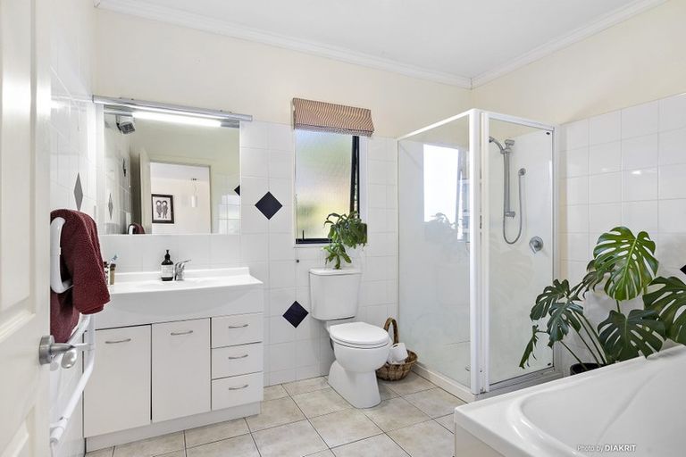 Photo of property in 31 Futuna Close, Karori, Wellington, 6012