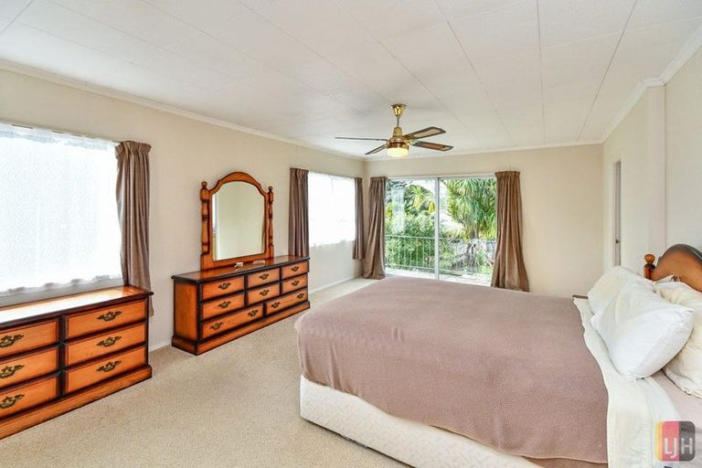 Photo of property in 11 Sandrine Avenue, Clover Park, Auckland, 2019