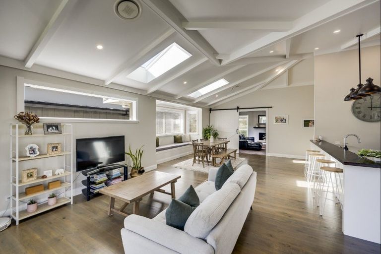 Photo of property in 22 Taruna Place, Havelock North, 4130