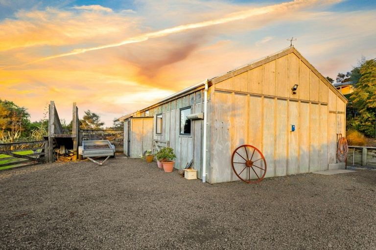 Photo of property in 254 Rimmer Road, Helensville, 0875