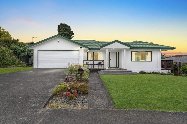 Photo of property in 3 Tokay Place, Huapai, Kumeu, 0810