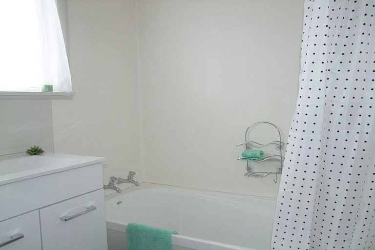 Photo of property in 24 Leman Street, Milton, 9220