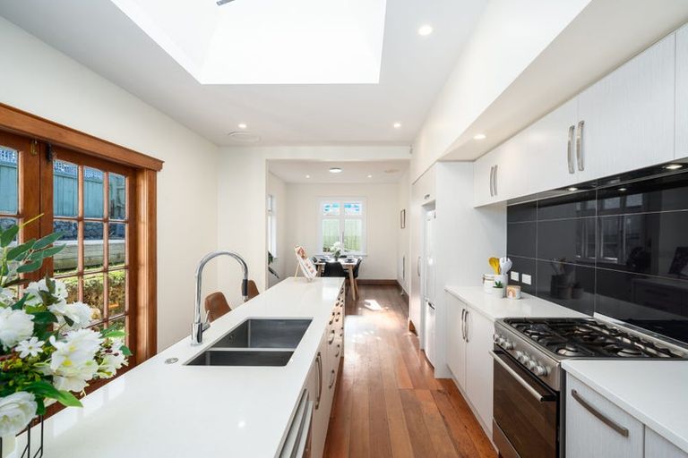 Photo of property in 9 Wavell Street, Karori, Wellington, 6012