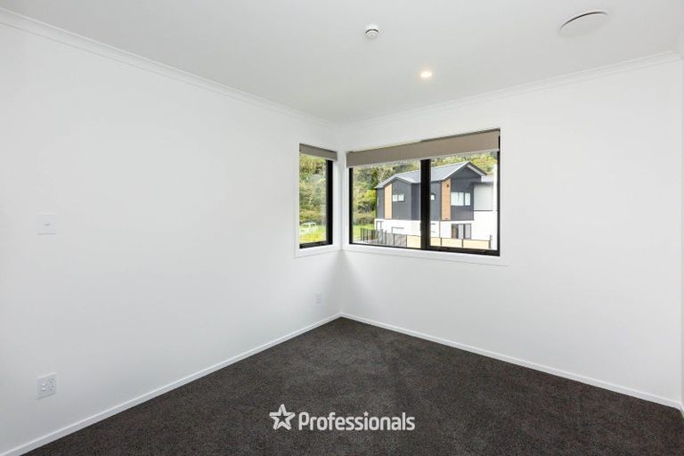 Photo of property in 3 Joseph Bolton Crescent, Wallaceville, Upper Hutt, 5018