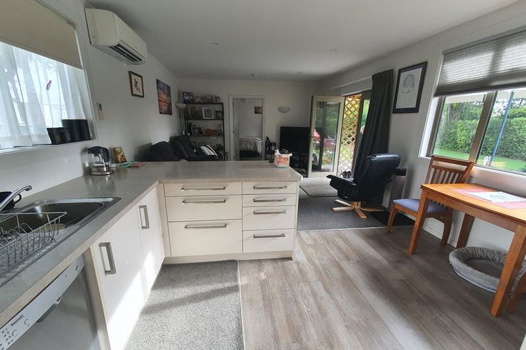 Photo of property in 2/17 Barnes Road, Redwood, Christchurch, 8051