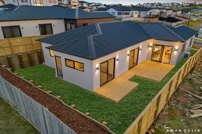 Photo of property in 6 Whakairo Crescent, Gulf Harbour, Whangaparaoa, 0930