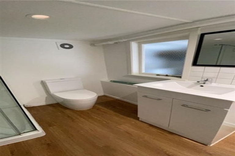 Photo of property in 209a Sturges Road, Henderson, Auckland, 0612