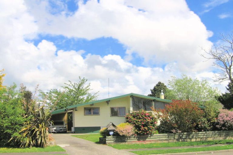 Photo of property in 38 Browning Crescent, Owhata, Rotorua, 3010