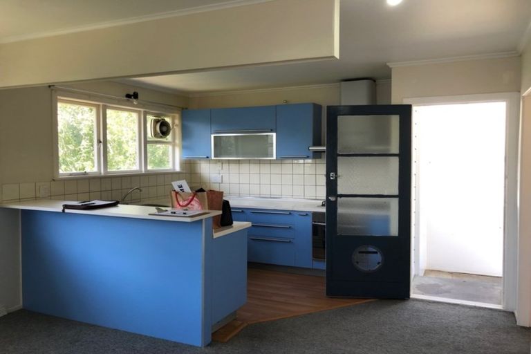Photo of property in 15 Bancroft Terrace, Newlands, Wellington, 6037