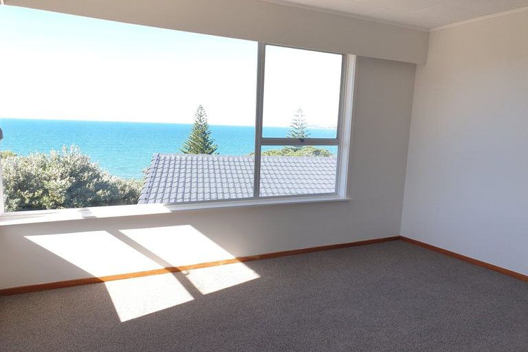Photo of property in 56 Marellen Drive, Red Beach, 0932