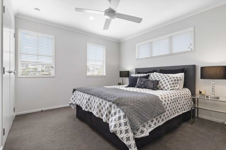 Photo of property in 18 Armstrong Farm Drive, East Tamaki Heights, Auckland, 2016