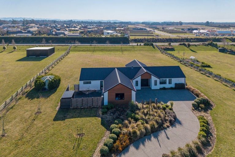Photo of property in 37 Silver Peaks Drive, West Melton, 7618